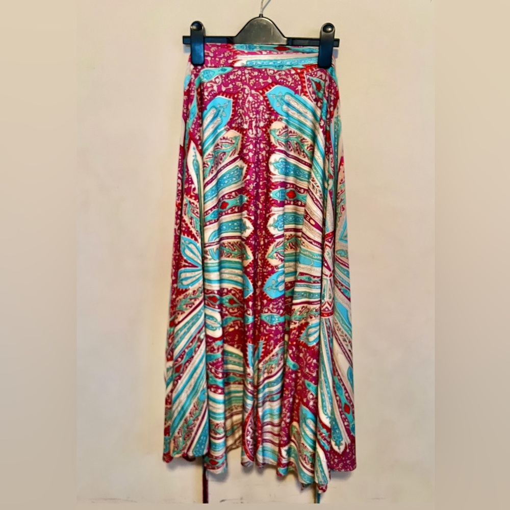Nieves Lavi 100% Silk Vintage Wrap Skirt One Size (fits Small to Large)